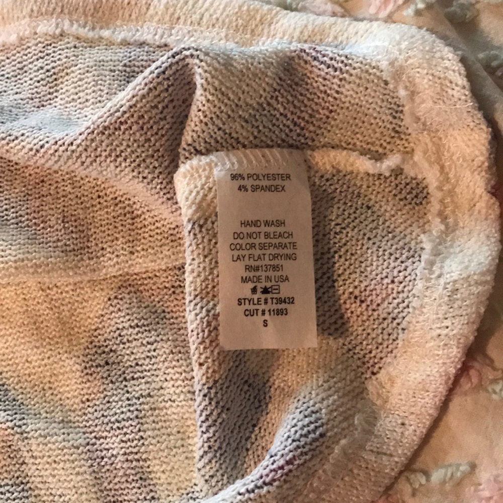 Fun top - Picture 3 of 5